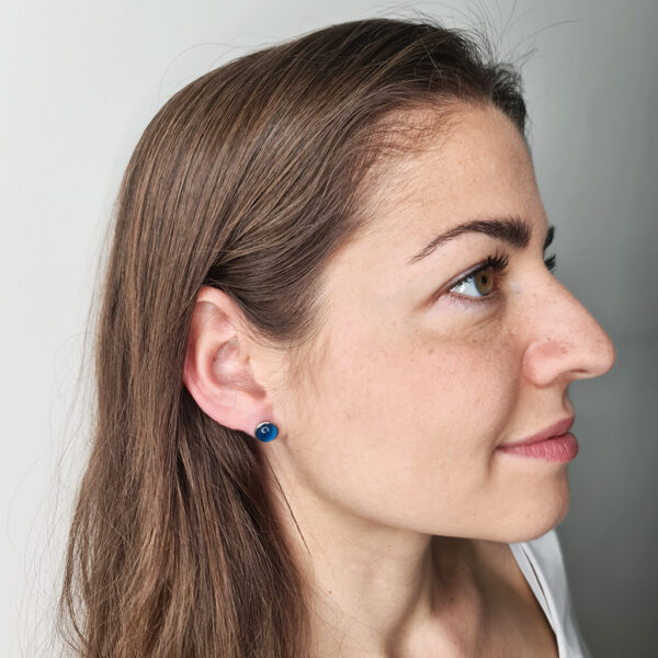 Sötétkék köves ezüst színű fülbevaló