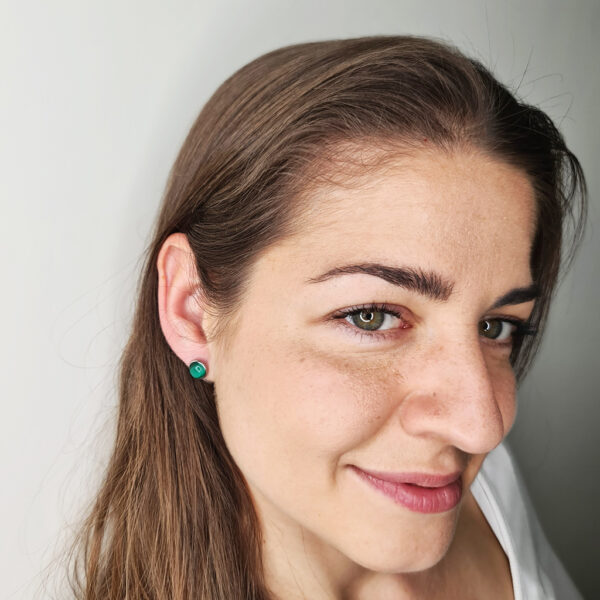 Zöld köves ezüst színű fülbevaló